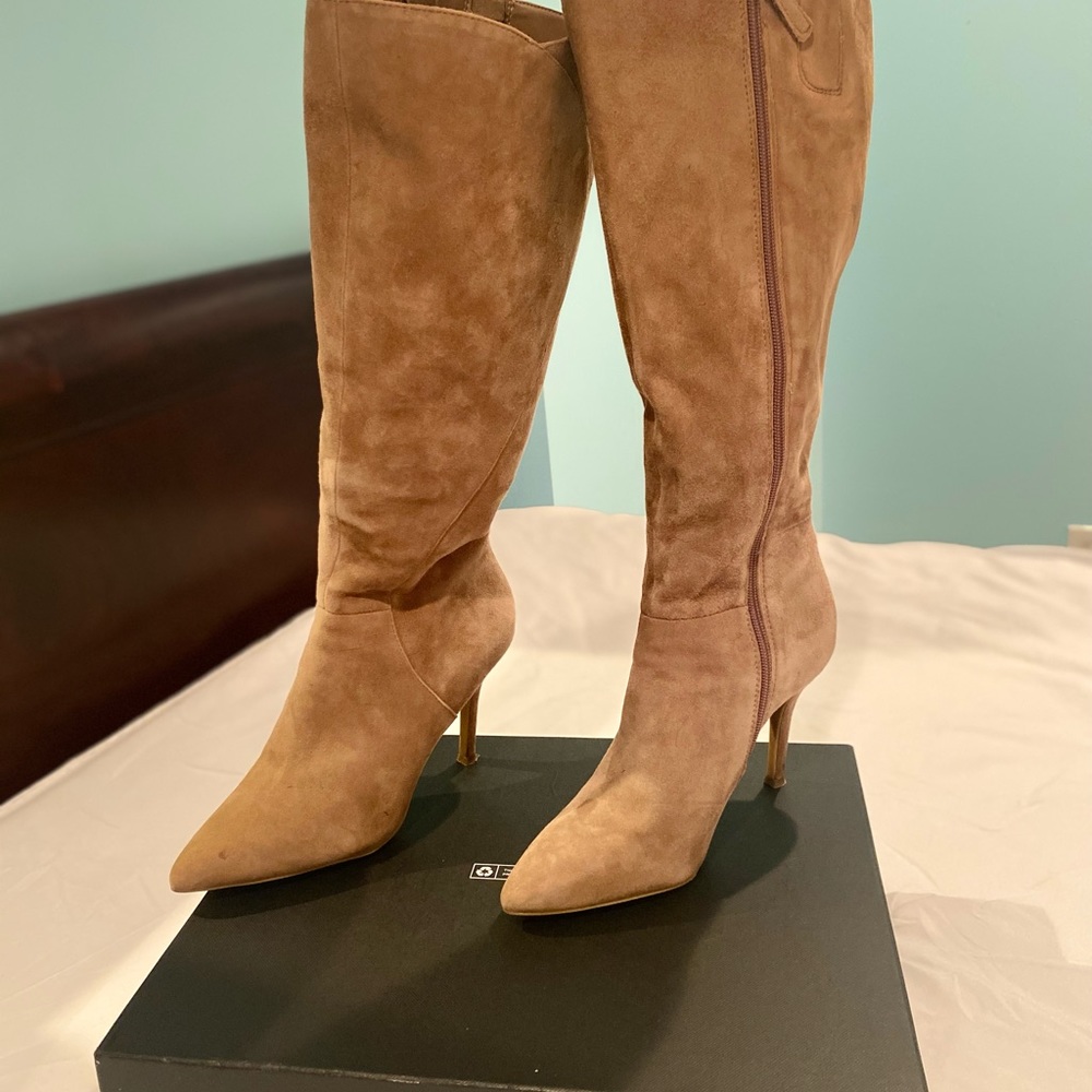 Boots - Picture 4 of 12